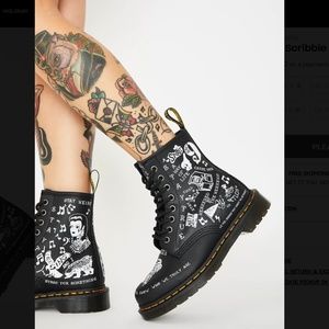 Dr Martens 1460 Scribble 8 Eye Boots Black